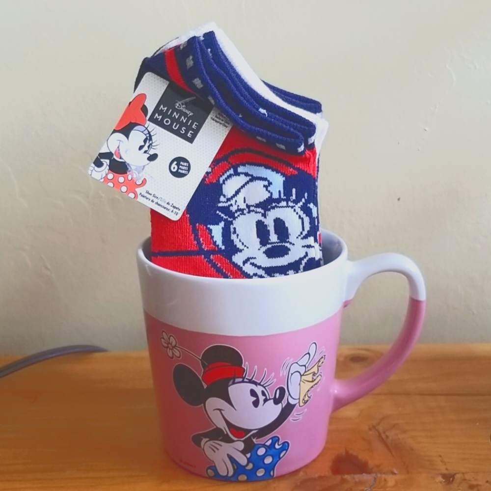 Disney Minnie Mouse Mug & Socks Set